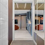 Luxurious Arctic Aurora Apartman